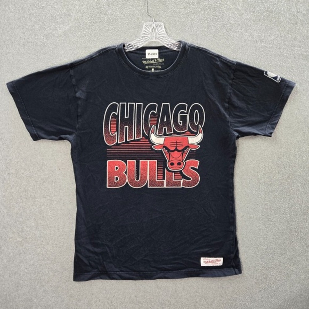 Chicago Bulls‎ Men Shirt Large Black Michell & Ness Logo Graphic Print Tee